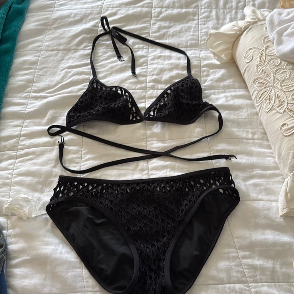 Juicy Couture Beautiful two-piece black swimsuit Beach royalty, size M